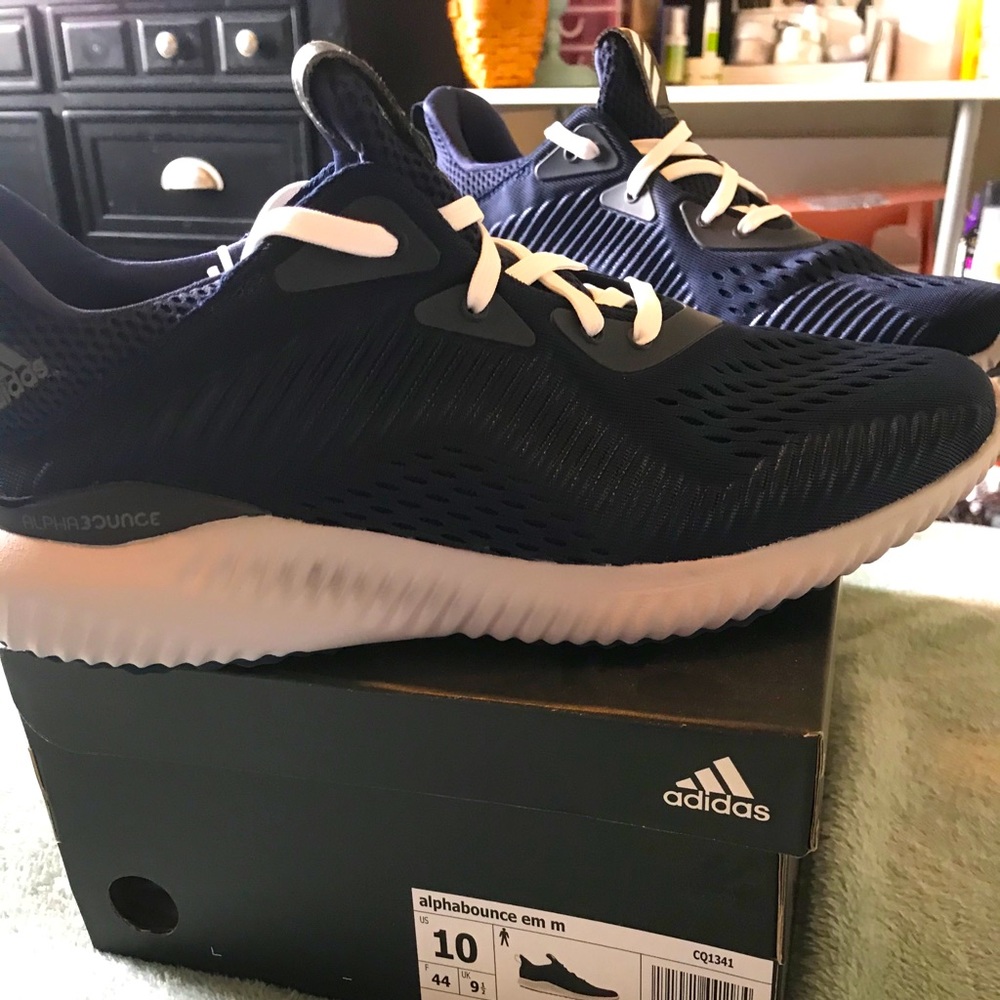 Adidas Sneakers
